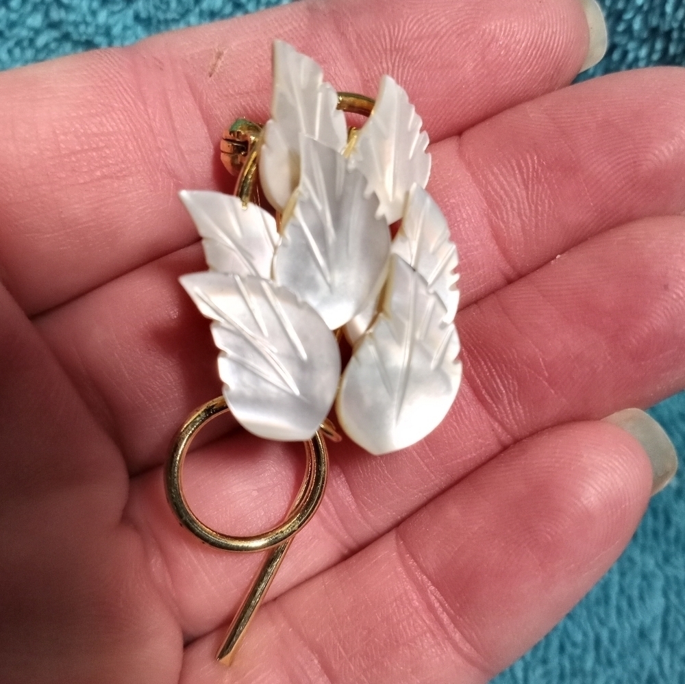 Elegant Goldtone and White Leaf Brooch Mother Of Pearl Vintage